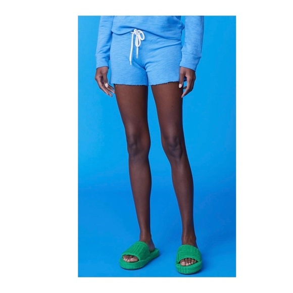 Monrow Super Soft Vintage Sweatshorts in Cerulean. - Picture 1 of 8